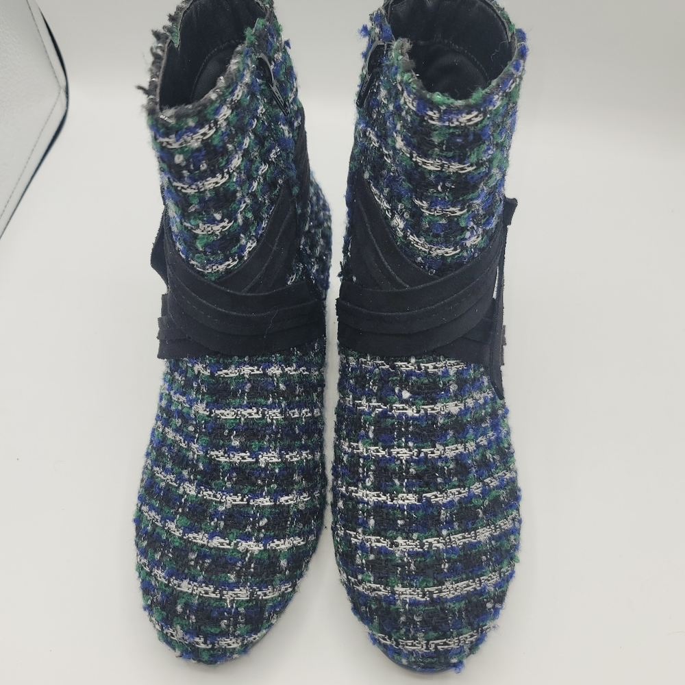 New Comfortview Women's Wide Width The Kimora Bootie 8.5WW Blue Plaid